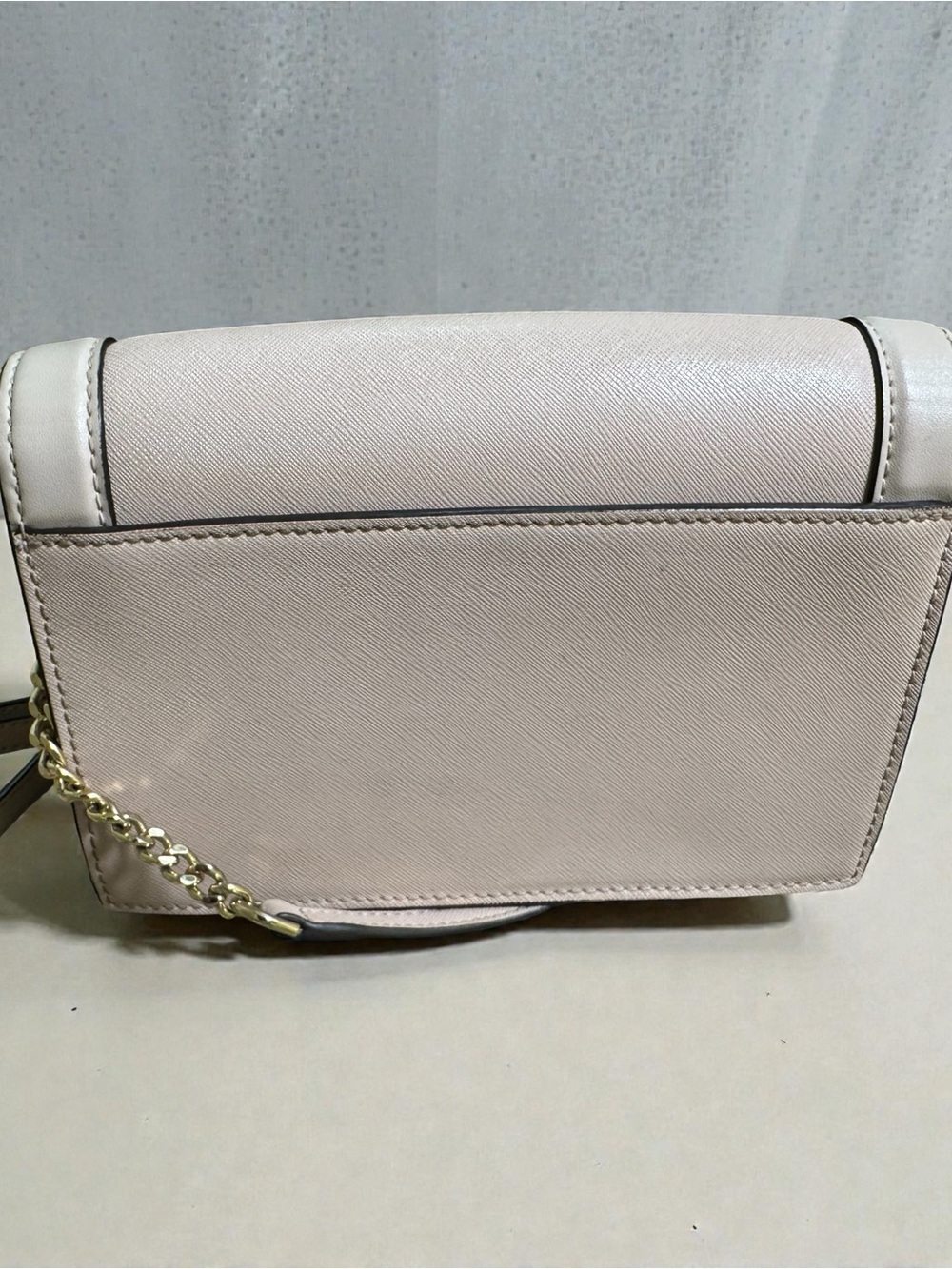 Michael Kors Blush Leather Crossbody Bag with Gold Logo - Picture 2 of 9